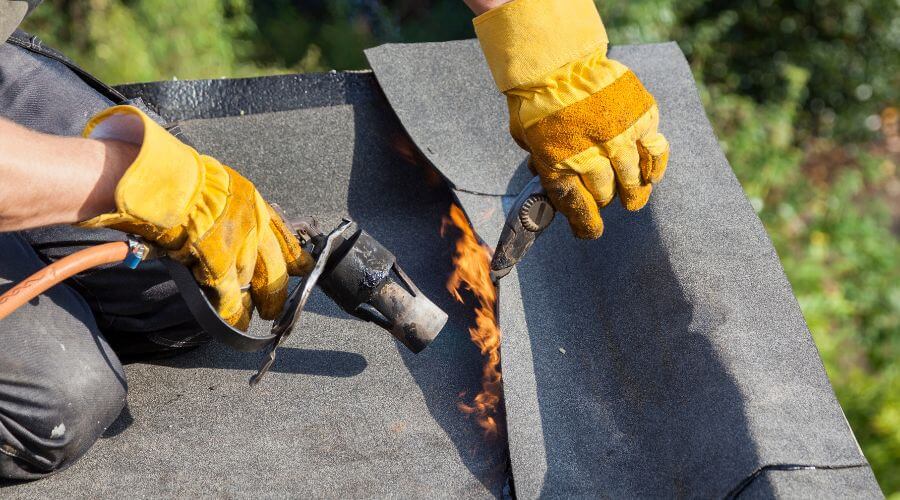 Professional gutter cleaning in Melrose, NM